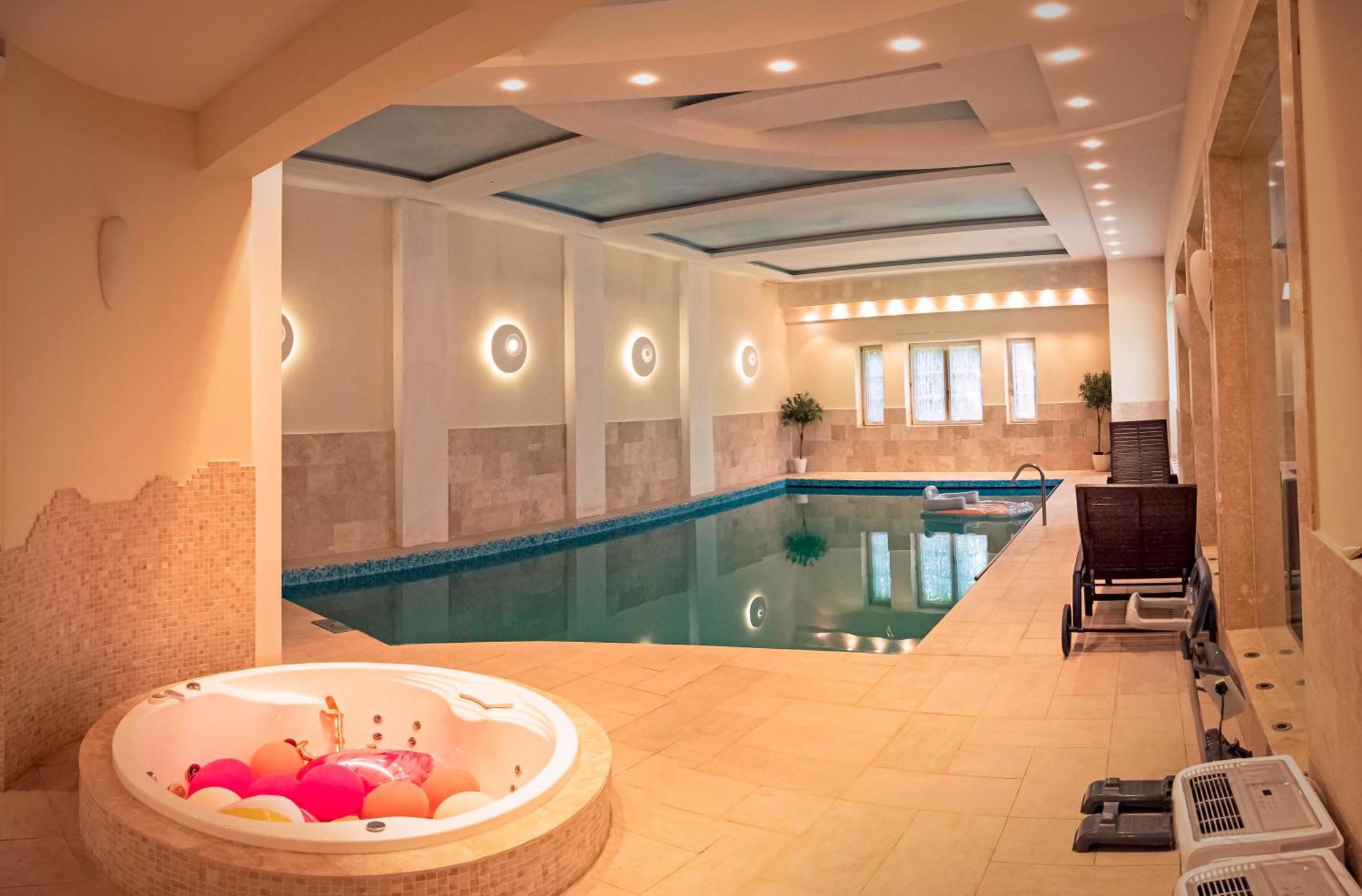 Luxury Villa Indoor Pool Warsaw Magdalenka Ngoại thất bức ảnh